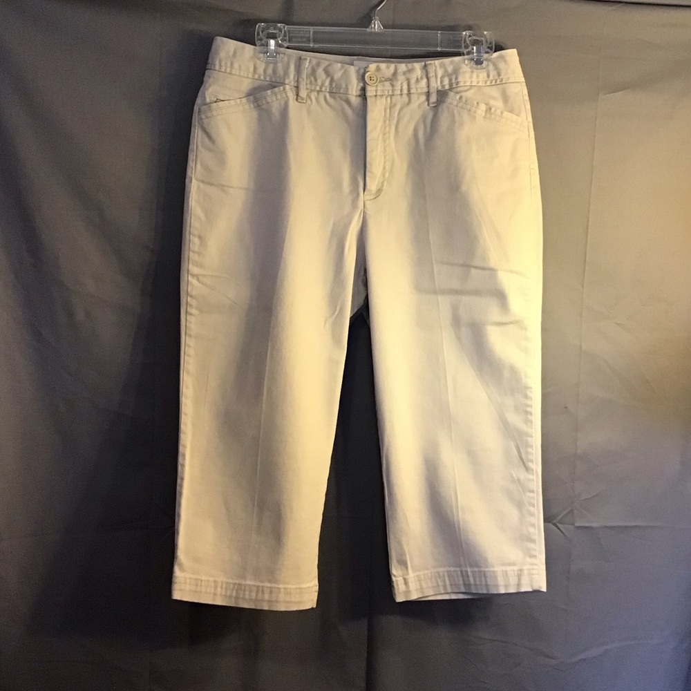 ST JOHN’S BAY STRETCH  women’s capris sz 12  khaki - Picture 3 of 8